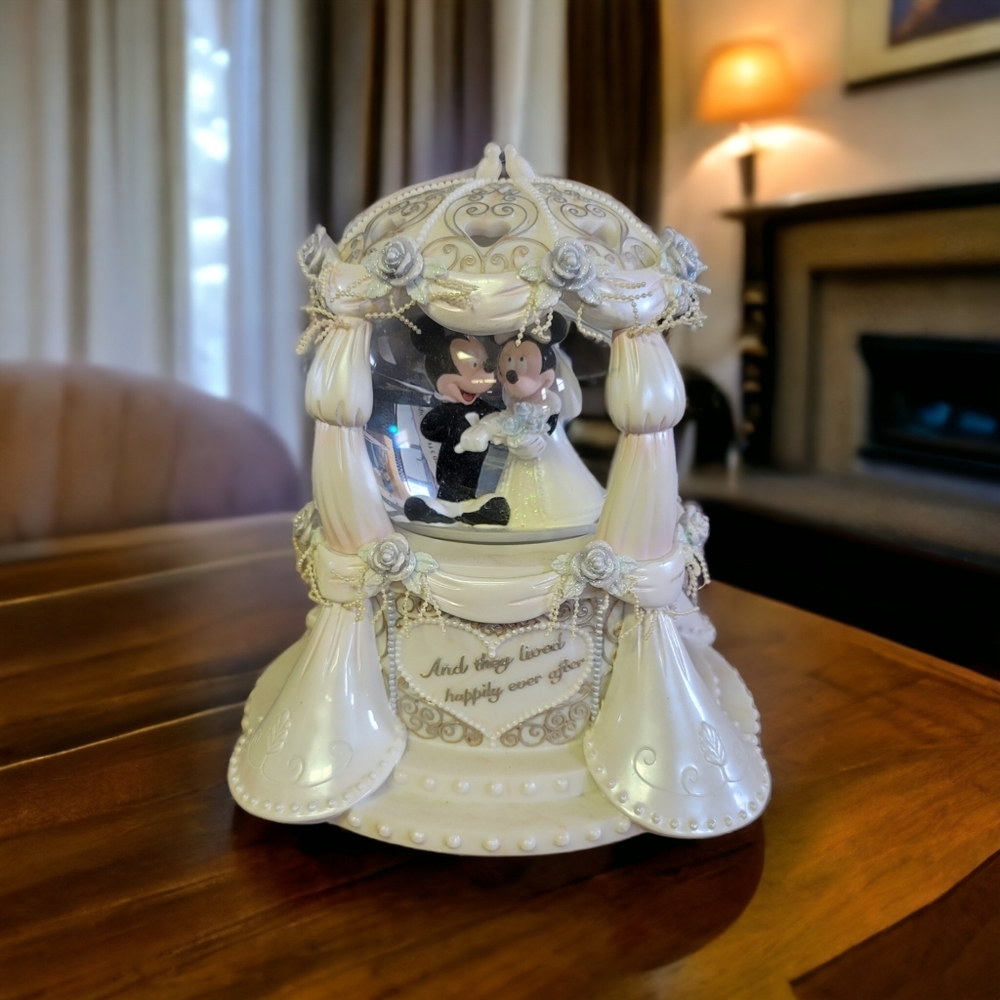 Rare Authentic Vintage Disney Mickey & Minnie Wedding Wind-Up Musical Snowglob